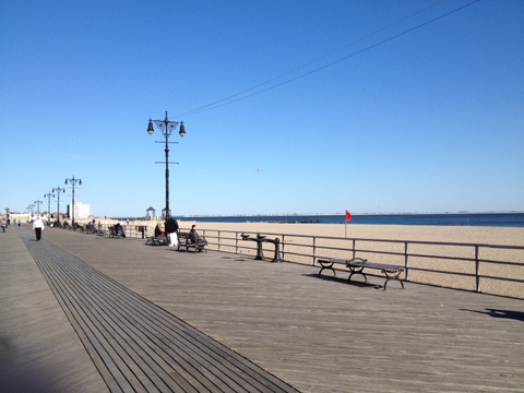 La crisi ucraina vista dalla spiaggia di Brooklyn, dove il russo ha due accenti