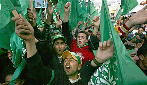 Hamas è il peggior nemico, dopo tutti gli altri Folla di palestinesi festeggia una vittoria elettorale di Hamas