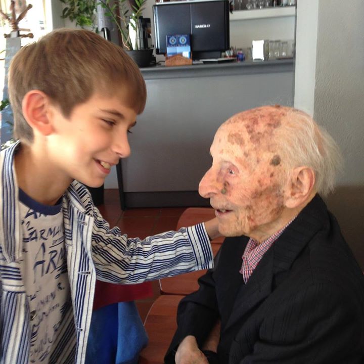 Salvatore Caruso con il nipotino.