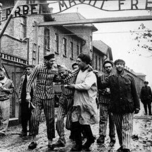 27 gennaio 1945: la liberazione di Auschwitz (Foto di Boris Ignatovich)