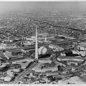 A trip to the future through the histories of the New York and Rome Expos