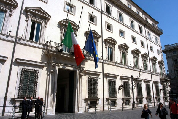 Crocetta-PD: duello al sole tra ‘ascari’. Commissariamento per la Regione siciliana?