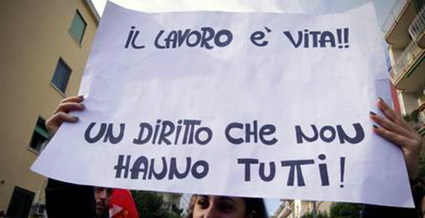 Regione siciliana senza soldi: la gente inizia a scendere in piazza per protestare