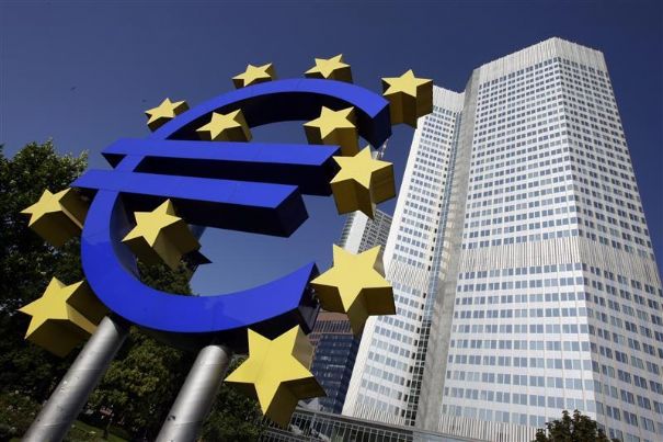 Perché la fuga dei risparmiatori dalle banche potrebbe estendersi dalla Grecia all’Europa