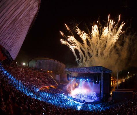 Un momento del concerto di Björk all'Auditorium di Roma