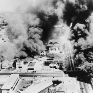 La sollevazione di Watts: mezzo secolo dopo l'America brucia ancora