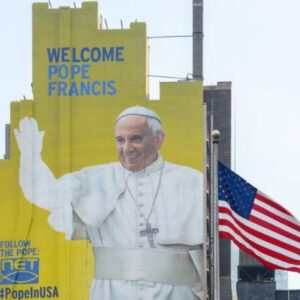 “Welcome Pope Francis”: caccia al gadget più kitsch